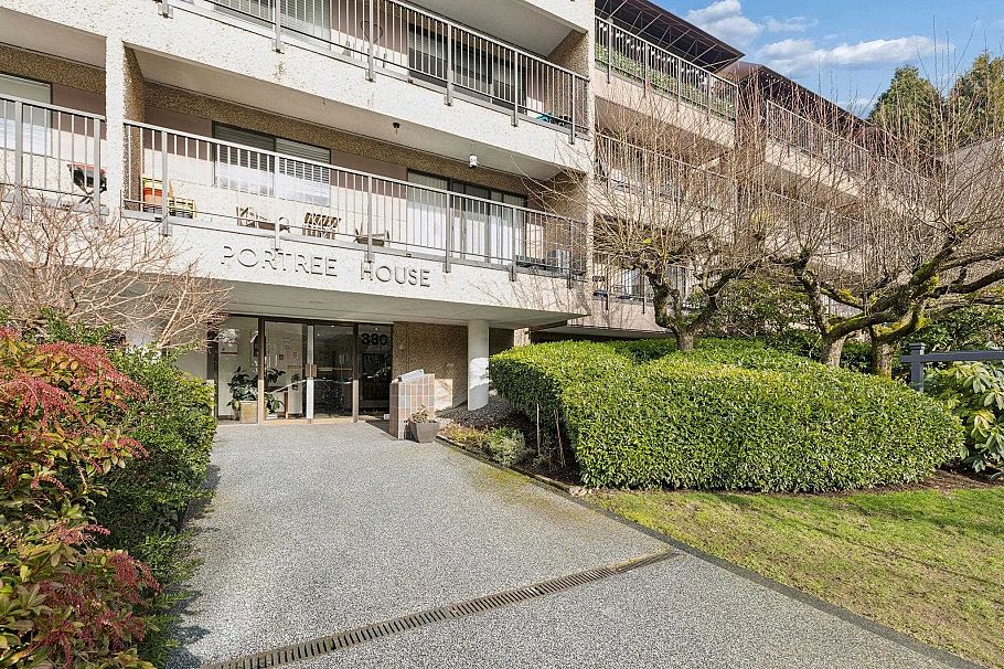 203 330 E 1st Street North Vancouver, BC - 26