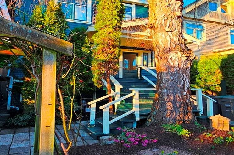 2635 W 7th Avenue Vancouver, BC - 2