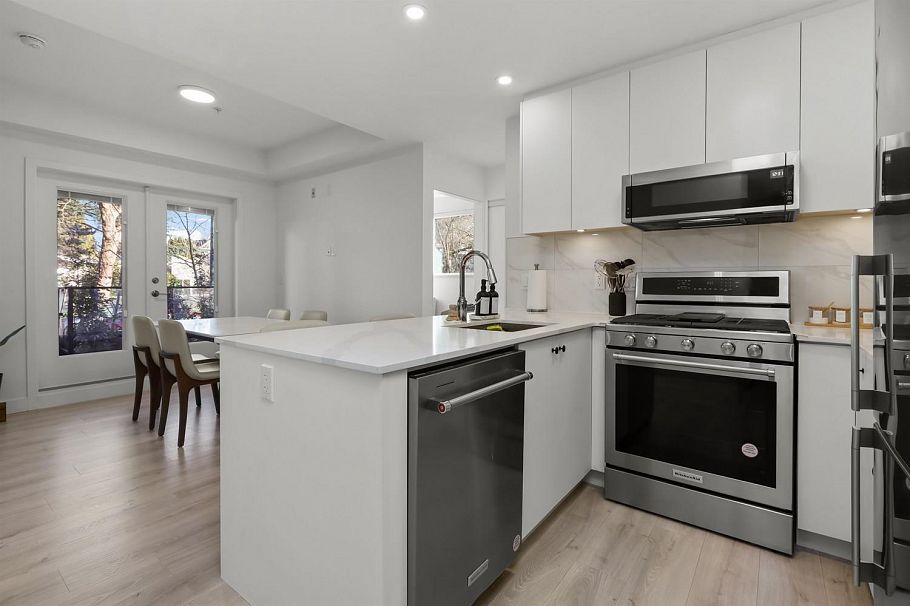 101 2688 Duke Street Vancouver, BC - 7