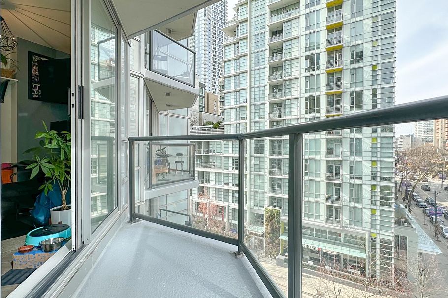 703 1212 Howe Street Vancouver, BC - 13