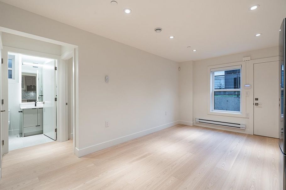 2565 W 2nd Avenue Vancouver, BC - 31