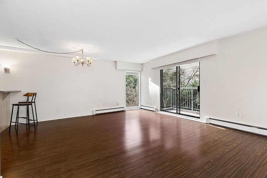 203 330 E 1st Street North Vancouver, BC - 16