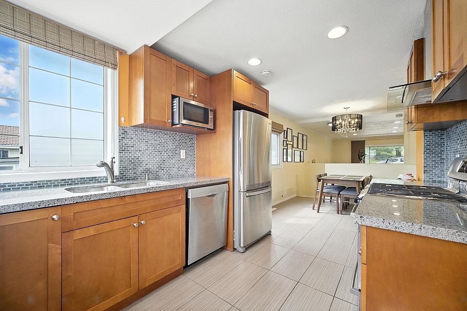 966 E 64th Avenue Vancouver, BC - 15