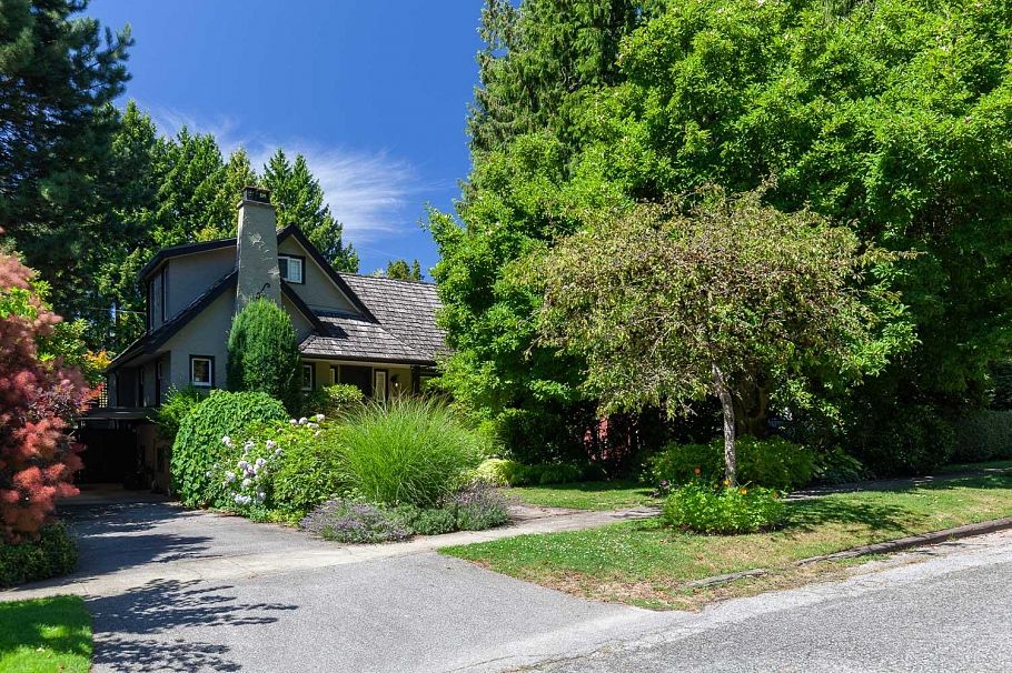 6137 Mccleery Street Vancouver, BC - 2