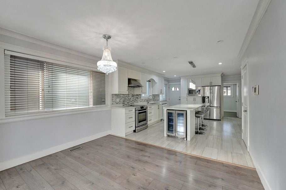 6805 Sherbrooke Street Vancouver, BC - 10