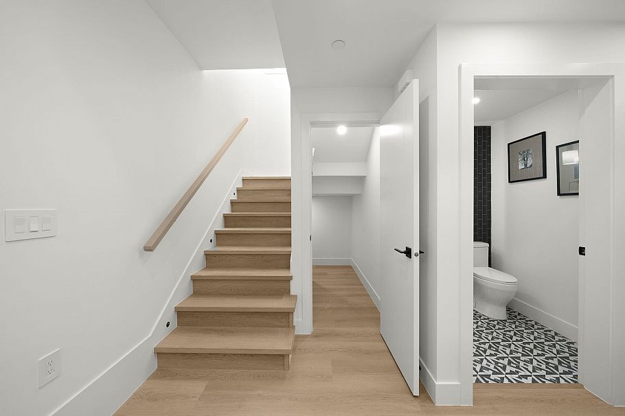 1 1278 E 63rd Avenue Vancouver, BC - 15