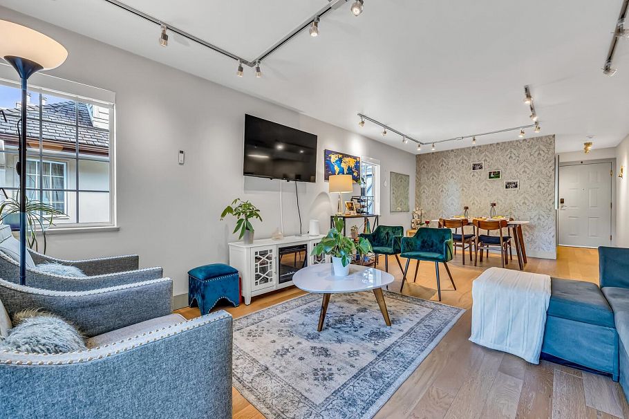 302 3461 Curle Avenue Burnaby, BC - 2