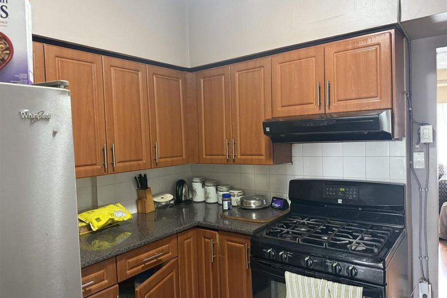 8125 St. George Street Vancouver, BC - 8