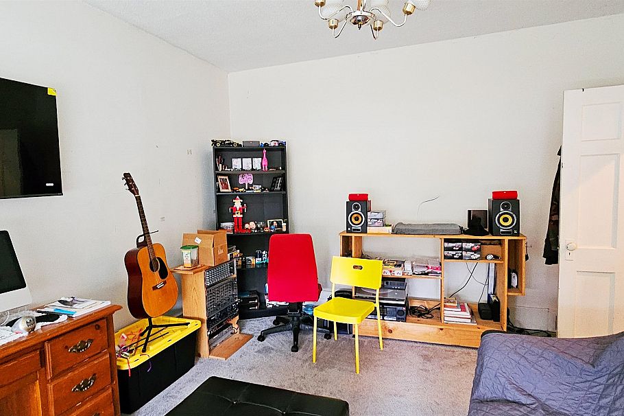 3161 W 6th Avenue Vancouver, BC - 5