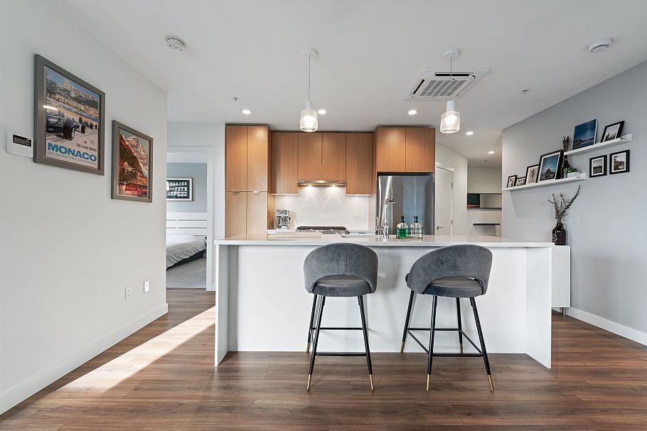 201 108 E 8th Street North Vancouver, BC - 12