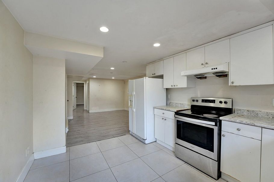 6805 Sherbrooke Street Vancouver, BC - 24