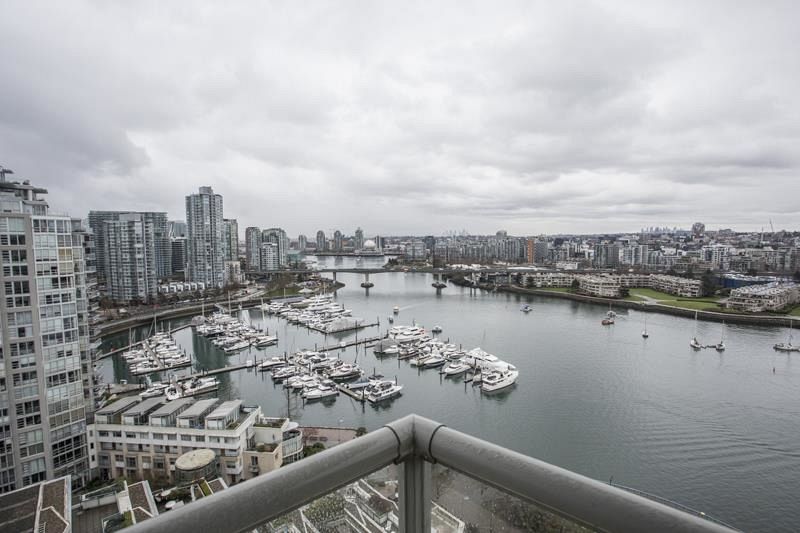 2005 1328 Marinaside Crescent Vancouver, BC - 24