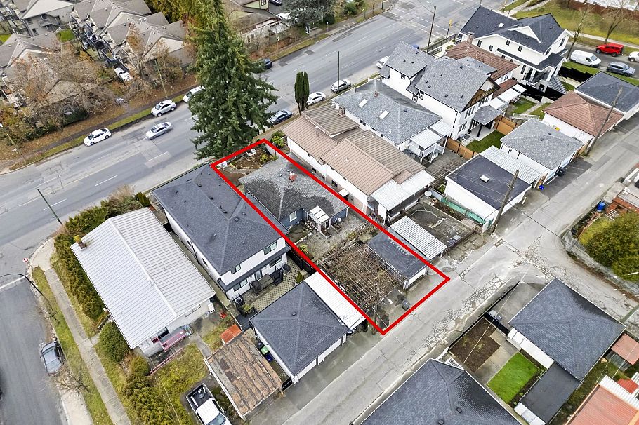2168 Renfrew Street Vancouver, BC - 30