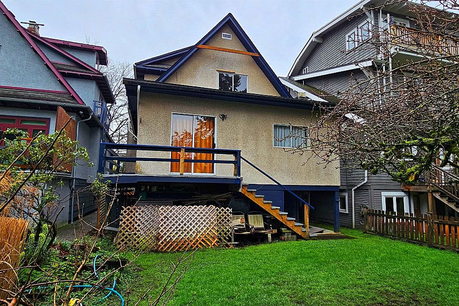 3161 W 6th Avenue Vancouver, BC - 24