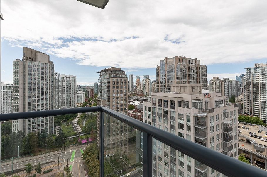 2710 928 Beatty Street Vancouver, BC - 25