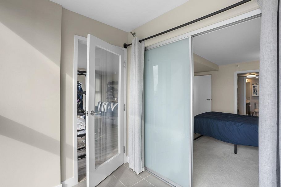 2705 1323 Homer Street Vancouver, BC - 27