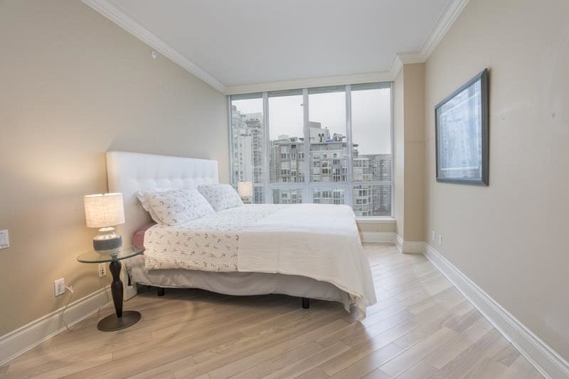 2005 1328 Marinaside Crescent Vancouver, BC - 17