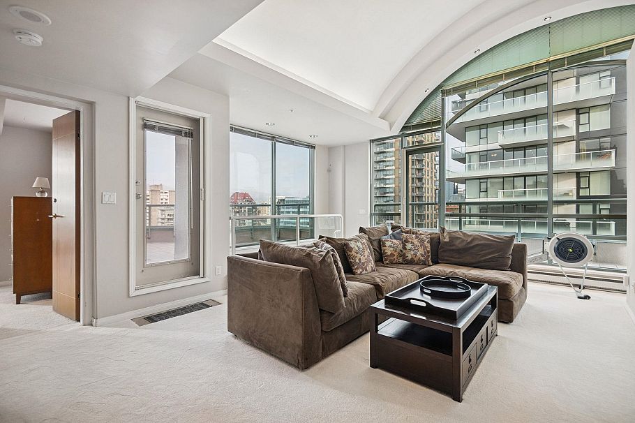 PH 3-4 1383 Howe Street Vancouver, BC - 8