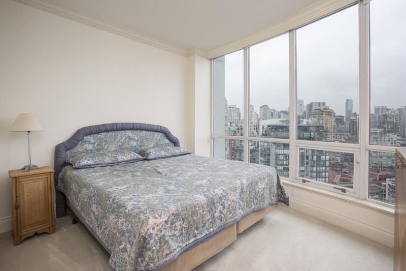 2005 1328 Marinaside Crescent Vancouver, BC - 16