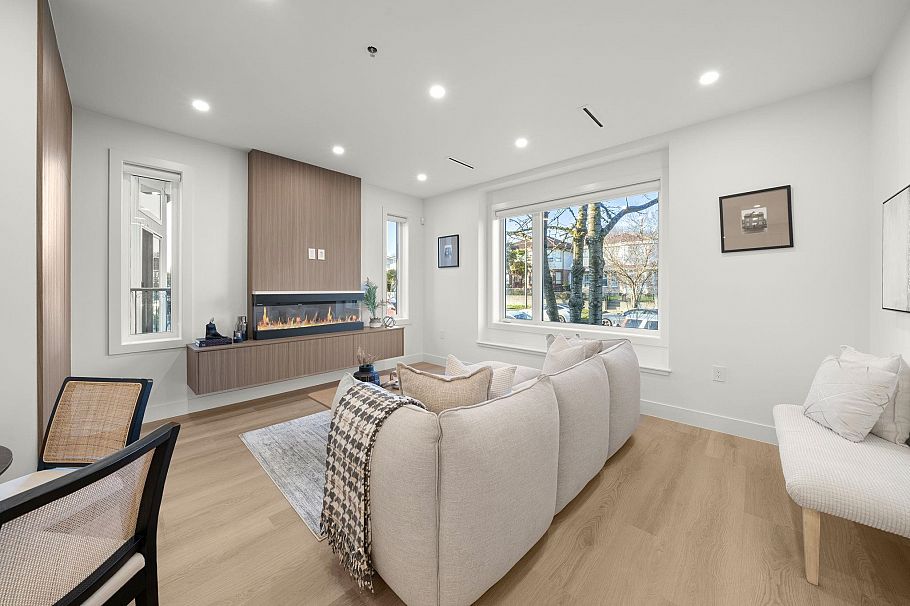 1 1278 E 63rd Avenue Vancouver, BC - 5