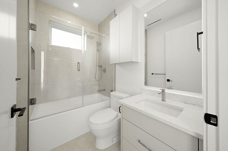 1 1278 E 63rd Avenue Vancouver, BC - 23