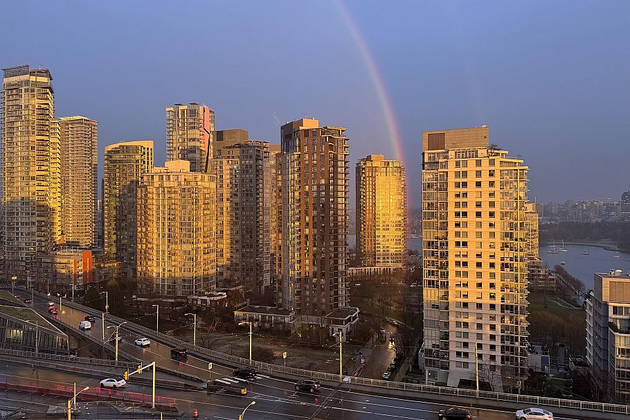 2207 1500 Howe Street Vancouver, BC - 6