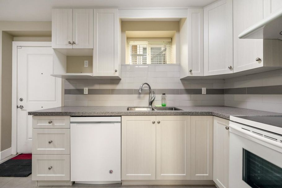 5828 Quebec Street Vancouver, BC - 27