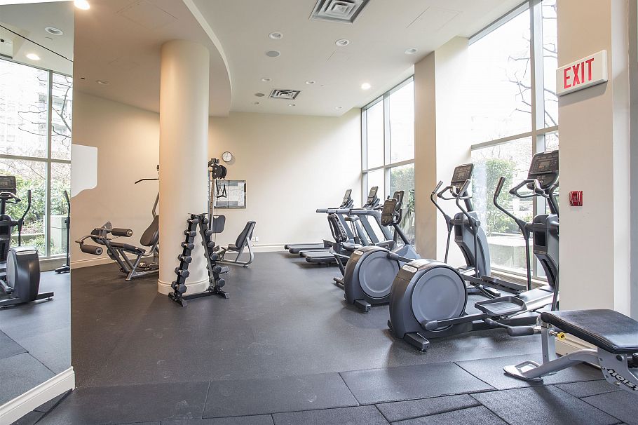 2005 1328 Marinaside Crescent Vancouver, BC - 30