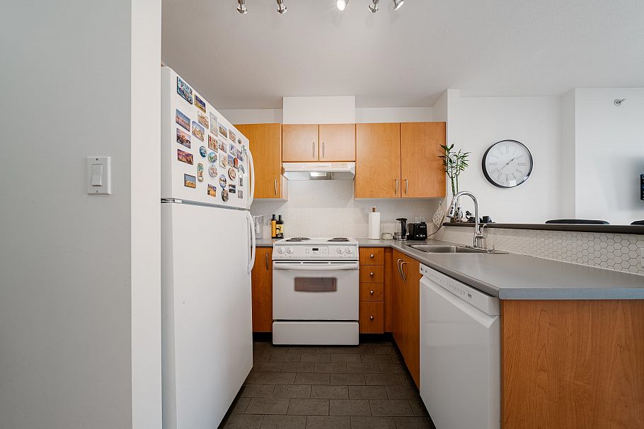 1003 1295 Richards Street Vancouver, BC - 2