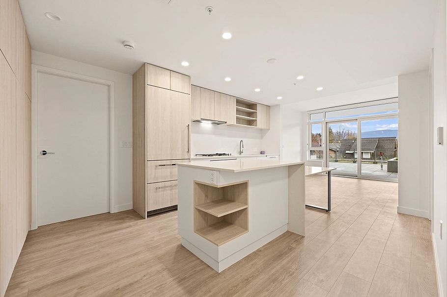 220 1981 Macdonald Street Vancouver, BC - 5