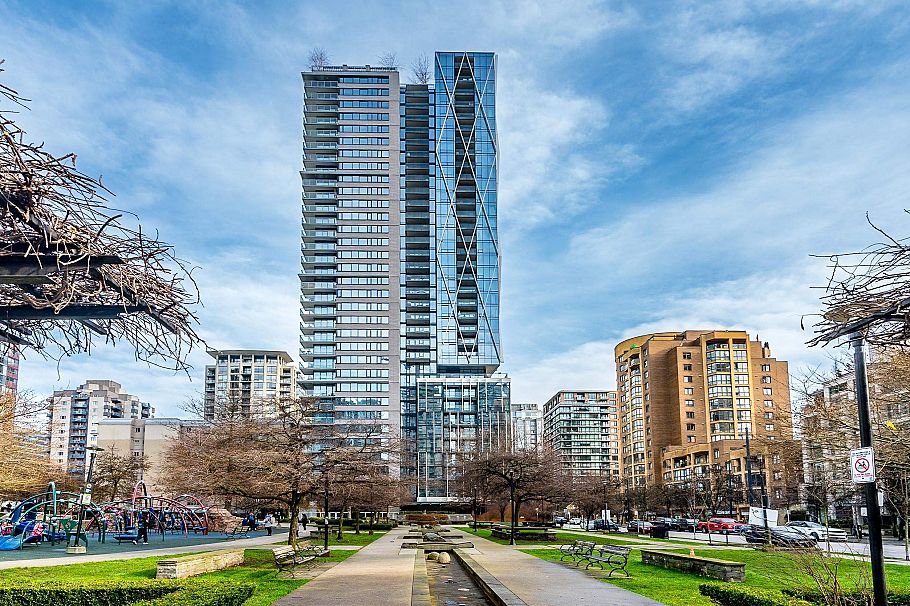 2703 1111 Richards Street Vancouver, BC - 2