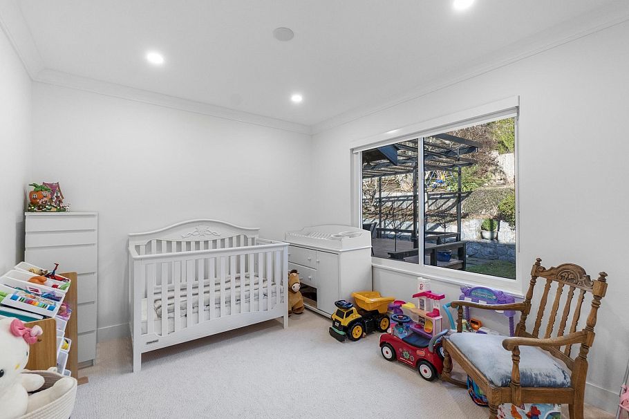 284 Montroyal Boulevard North Vancouver, BC - 26