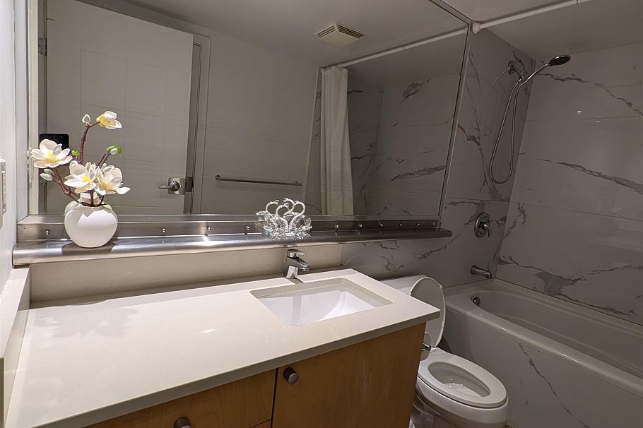 1202 1003 Burnaby Street Vancouver, BC - 25