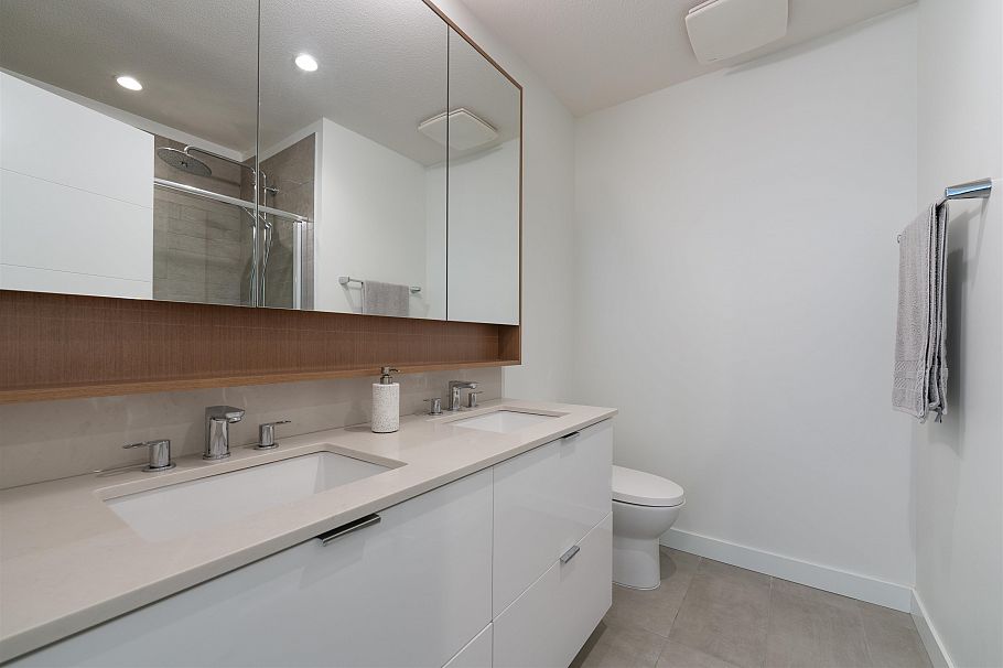 201 108 E 8th Street North Vancouver, BC - 16