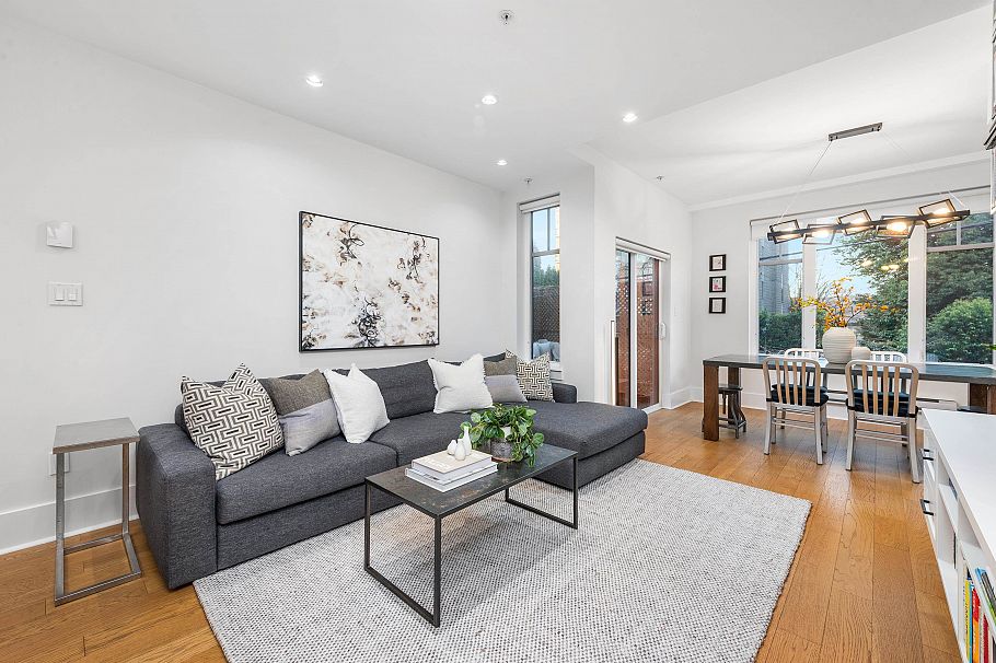 323 E 7th Avenue Vancouver, BC - 2