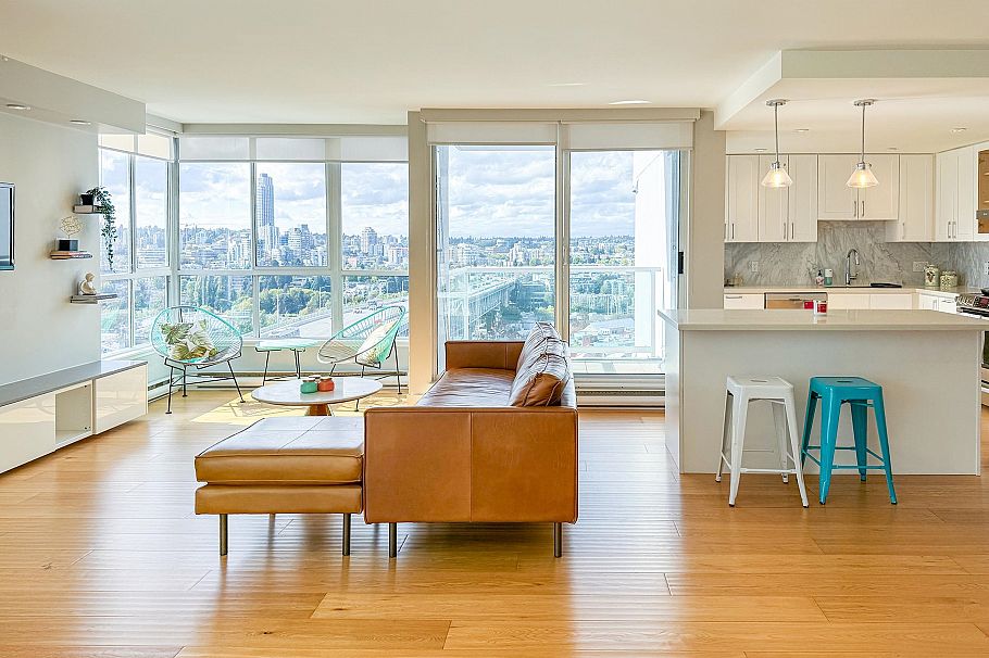 2207 1500 Howe Street Vancouver, BC - 9