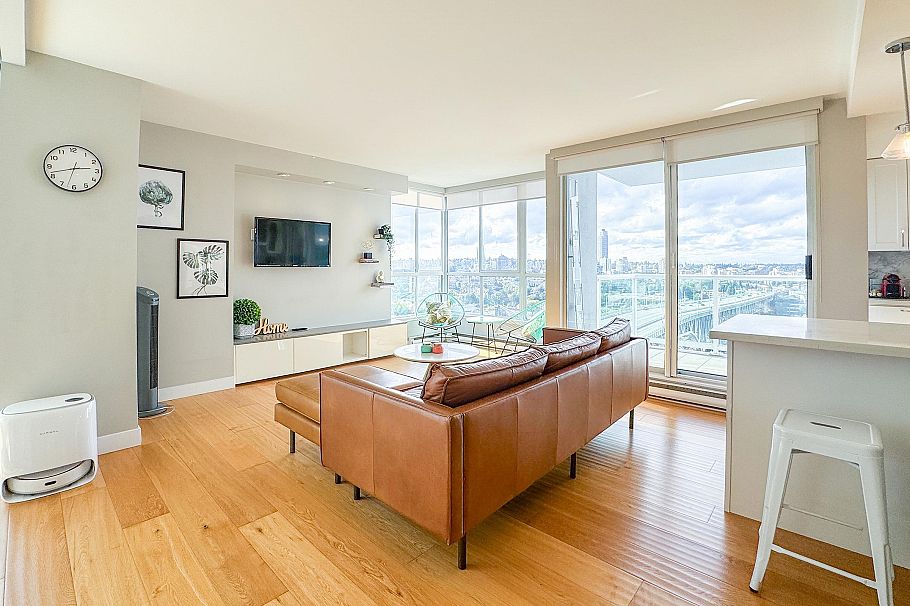 2207 1500 Howe Street Vancouver, BC - 11