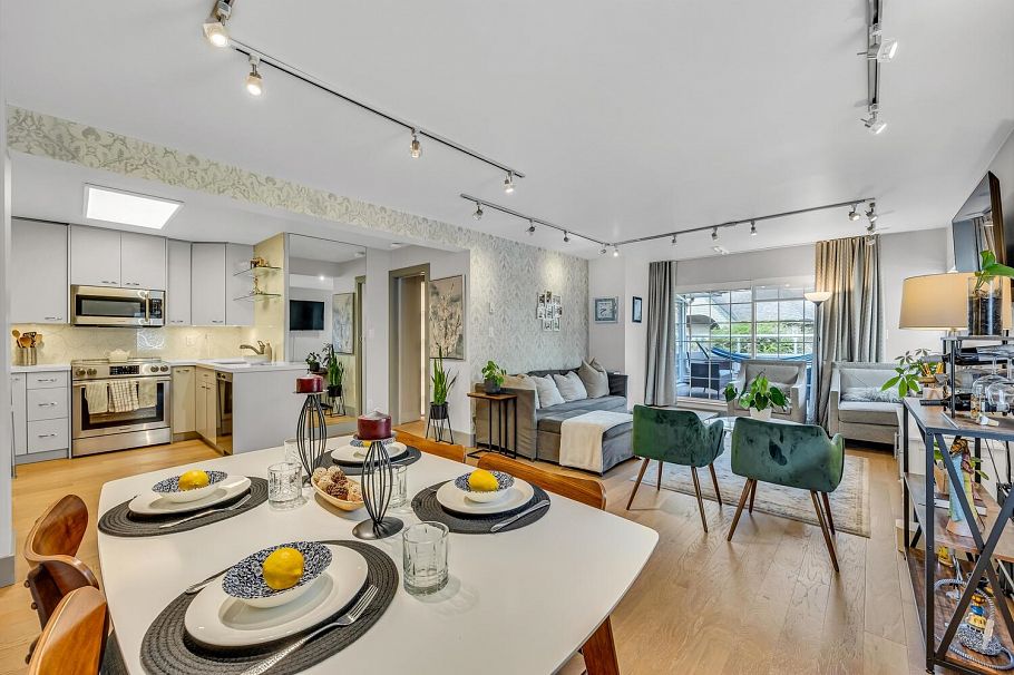 302 3461 Curle Avenue Burnaby, BC - 1