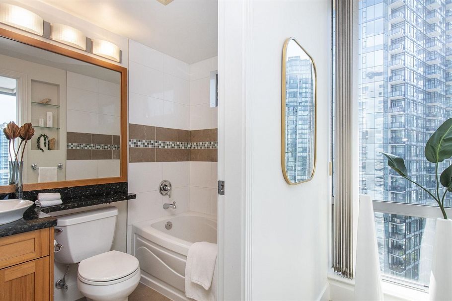 200X 1228 W HASTING STREET, Vancouver BC V6E 4S6 Vancouver, BC - 7