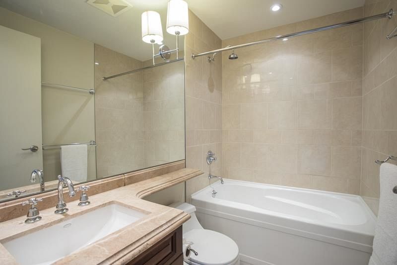 2005 1328 Marinaside Crescent Vancouver, BC - 21