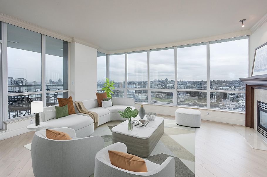 2005 1328 Marinaside Crescent Vancouver, BC - 3