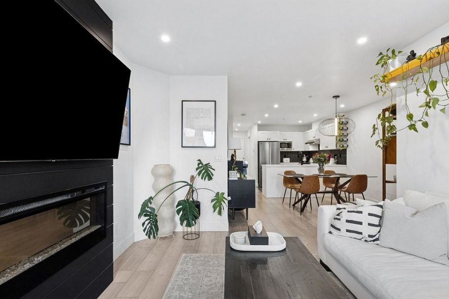 232 4550 Fraser Street Vancouver, BC - 3