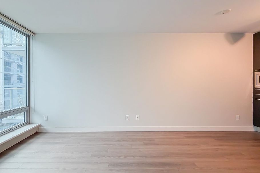 203 8031 Nunavut Lane Vancouver, BC - 6