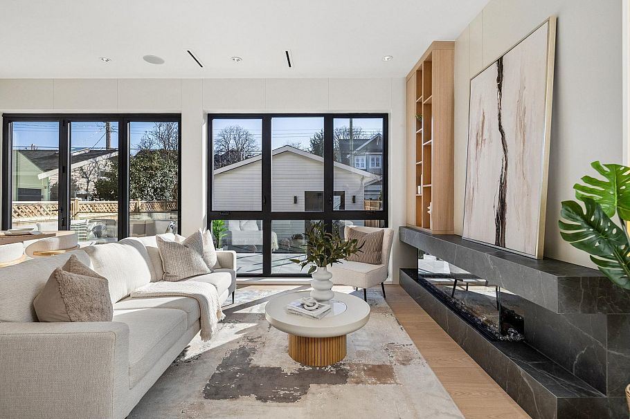 2 3036 W 13th Avenue Vancouver, BC - 2