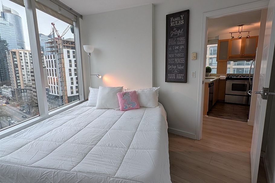 1202 1003 Burnaby Street Vancouver, BC - 18