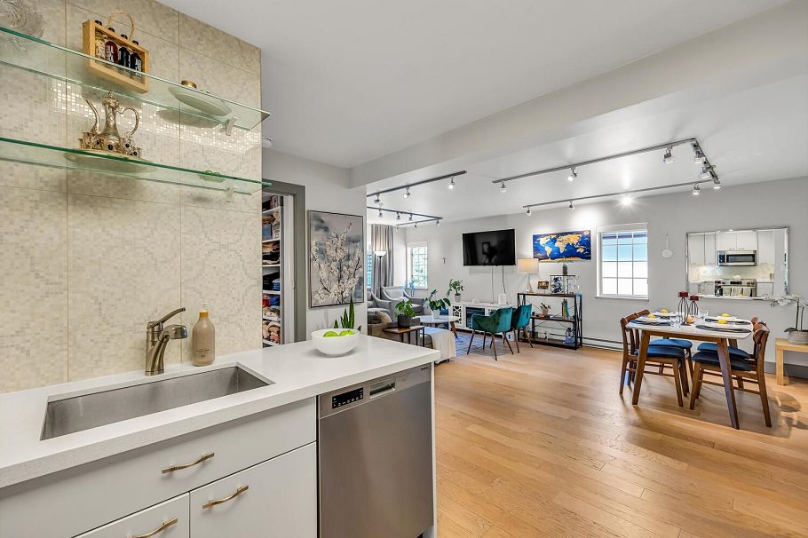 302 3461 Curle Avenue Burnaby, BC - 12