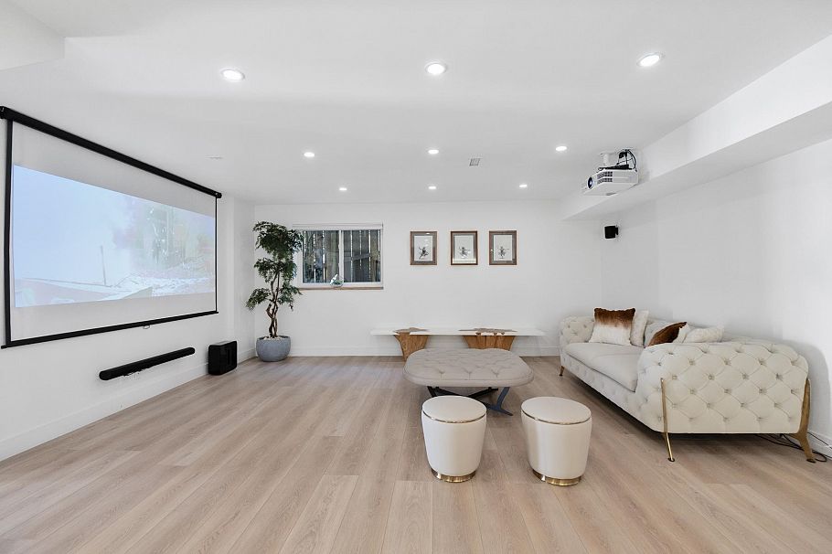 284 Montroyal Boulevard North Vancouver, BC - 20