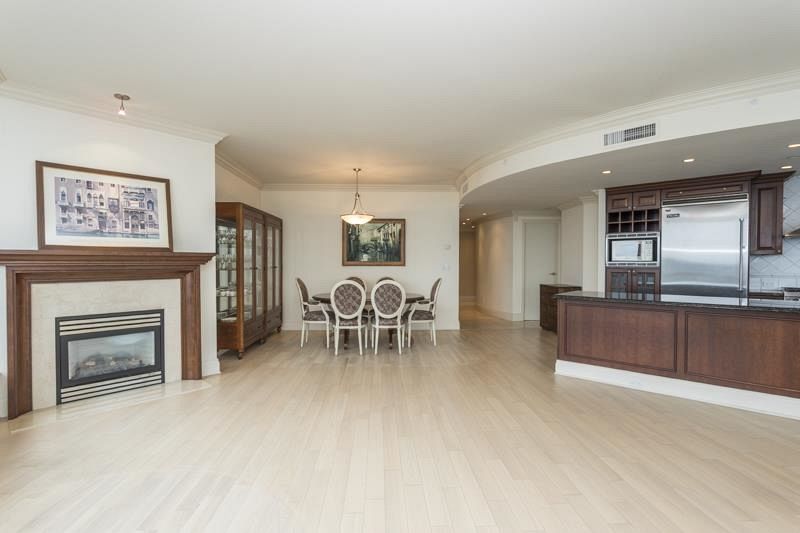 2005 1328 Marinaside Crescent Vancouver, BC - 7