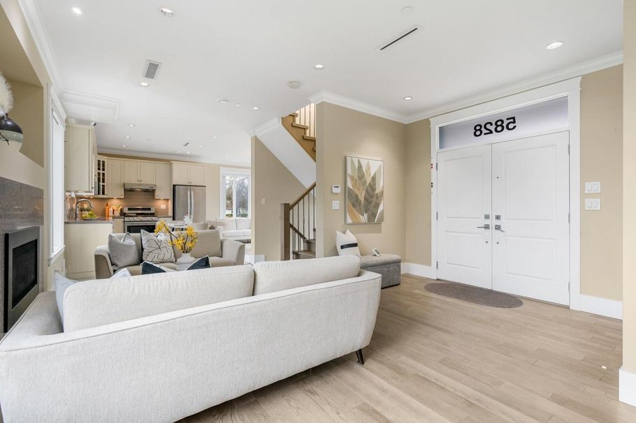 5828 Quebec Street Vancouver, BC - 2