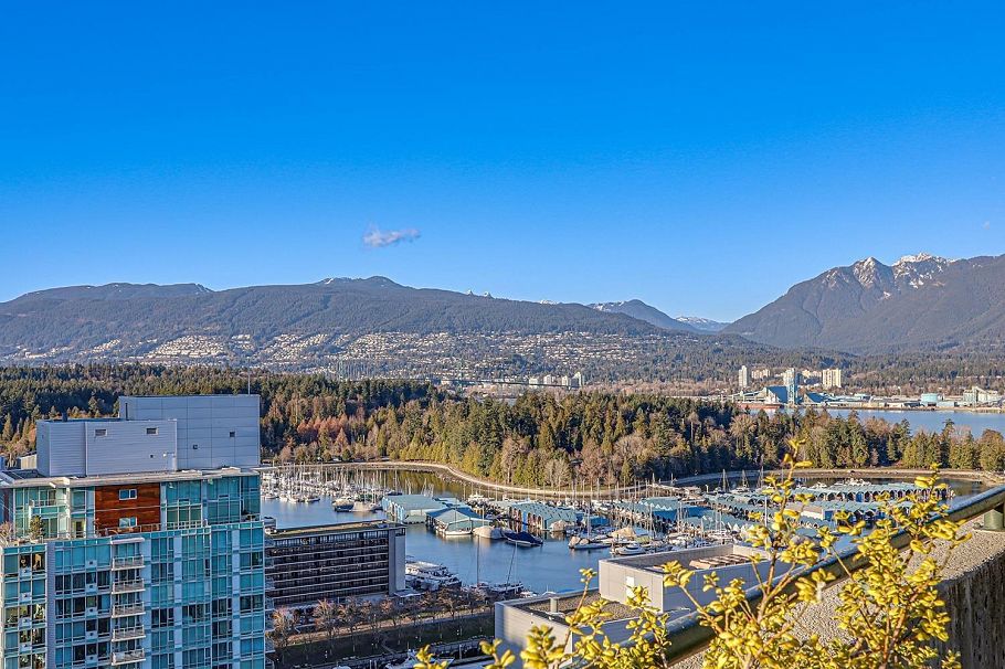 702 588 Broughton Street Vancouver, BC - 24